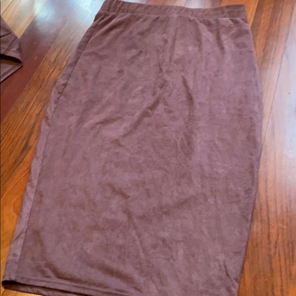 Mauve studded crop top and skirt set! - Picture 5 of 8